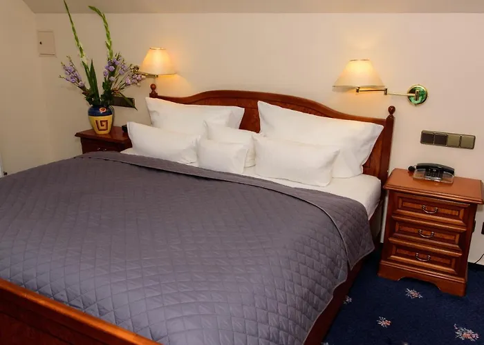 Hotel Rezydencja فندق كارباش